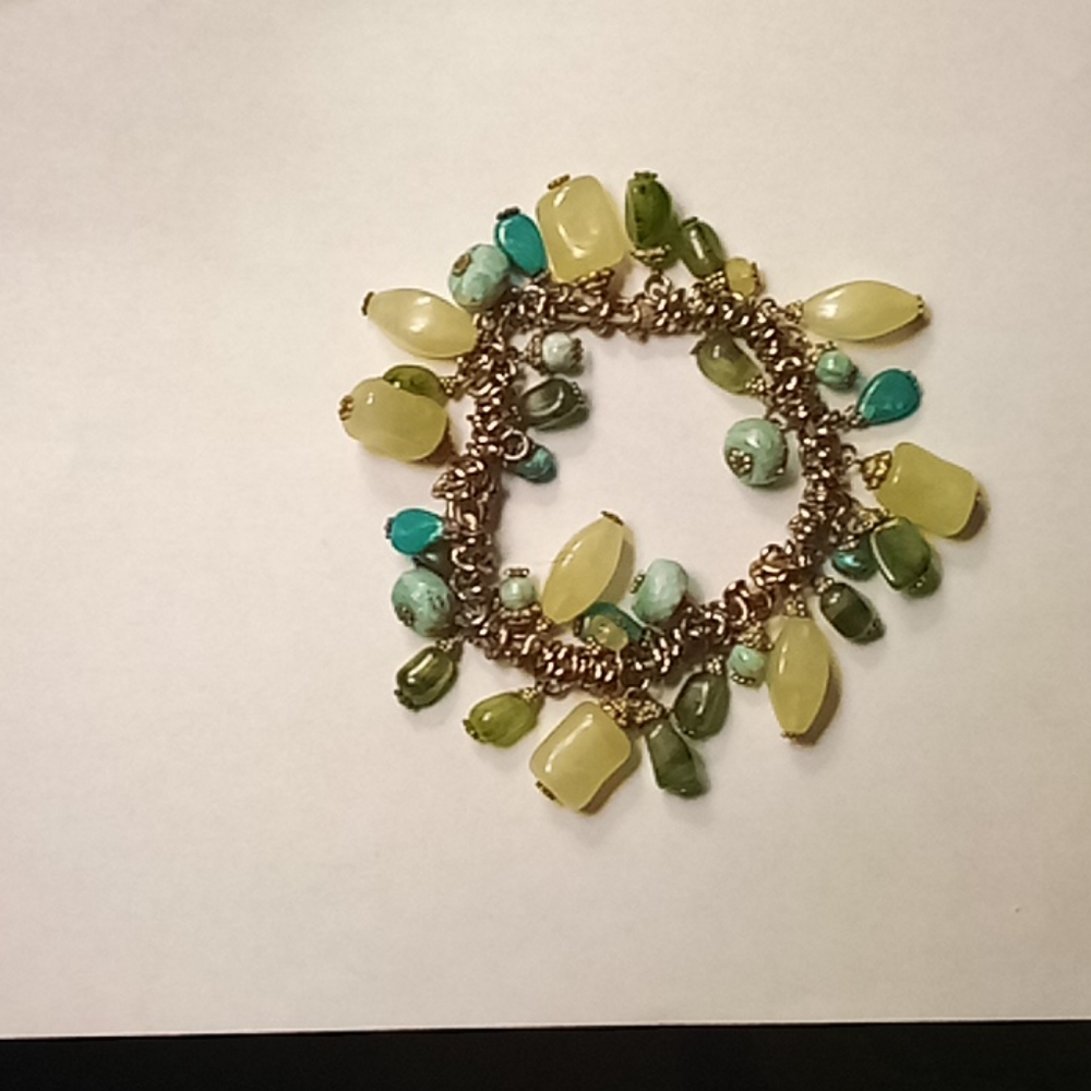Colorful gold tone beaded bracelet